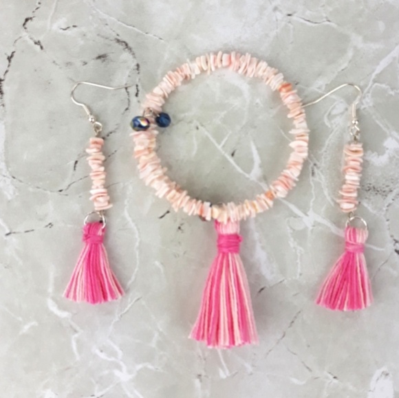 Sea Shells Memory Wire Wrap Bracelet - Picture 4 of 7